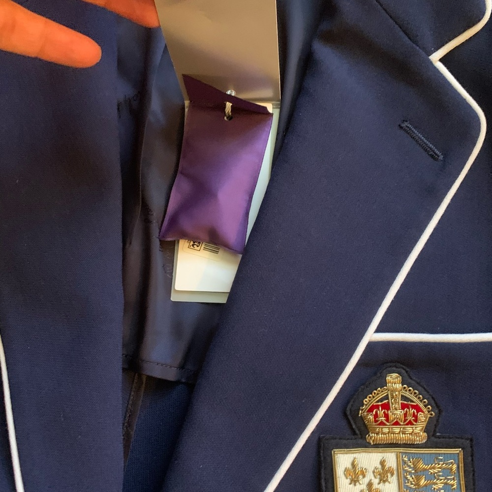 Blazer - Picture 3 of 10